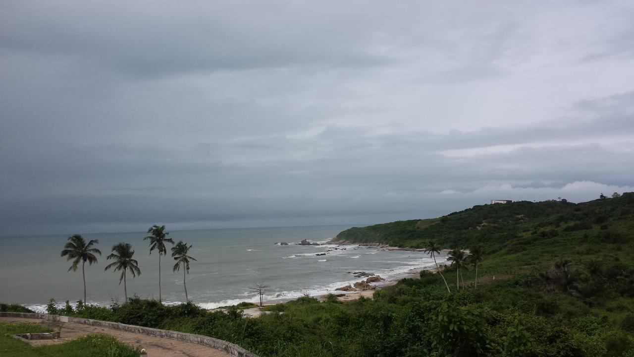 Biriwa Beach Hotel Exterior photo