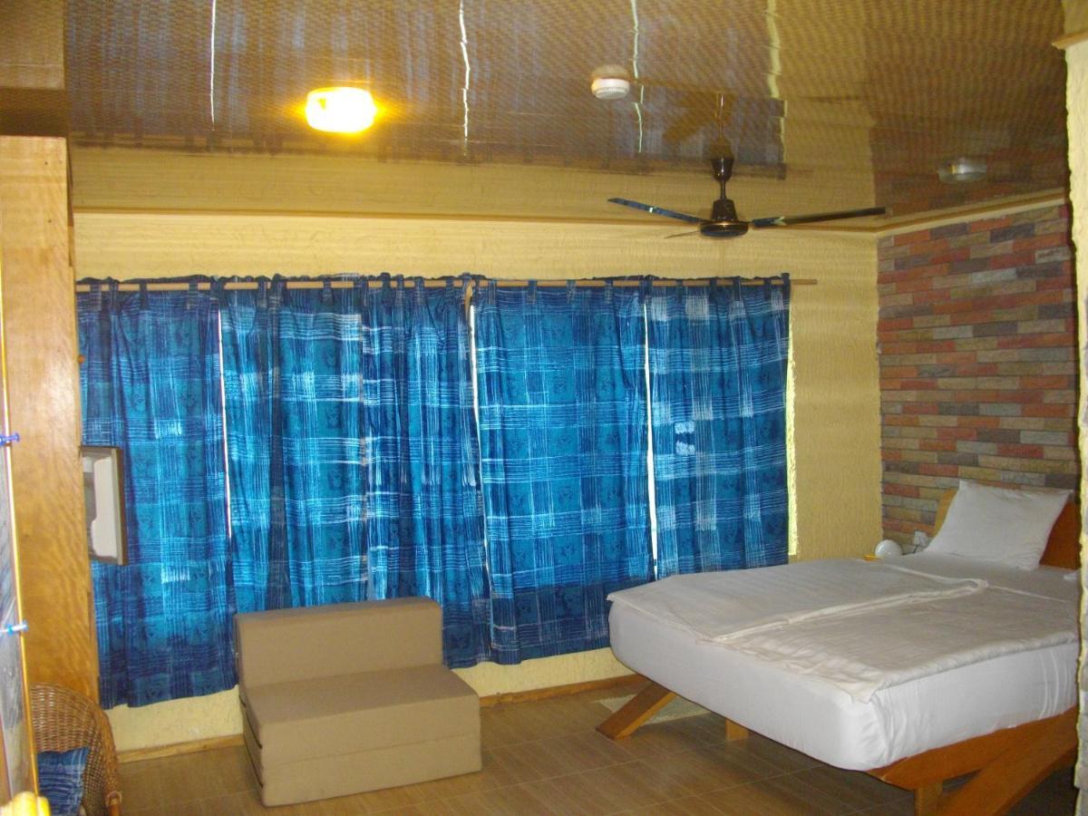 Biriwa Beach Hotel Room photo